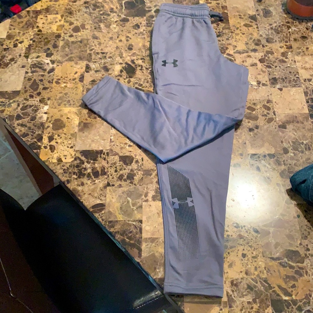 NWOT Boys Under Armour sweatpants size YSM